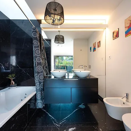 Vila Exclusive Urban Retreat With Plunge Pool & Garden