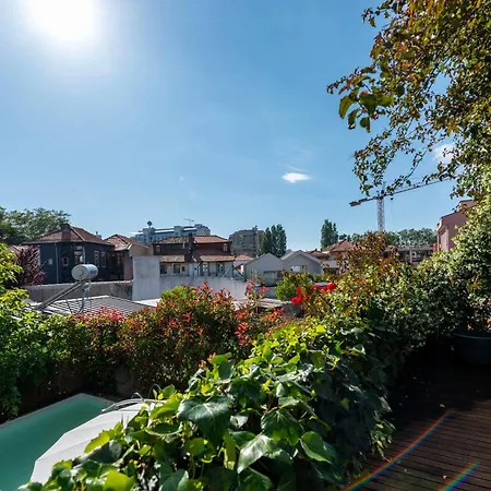 Exclusive Urban Retreat With Plunge Pool & Garden *